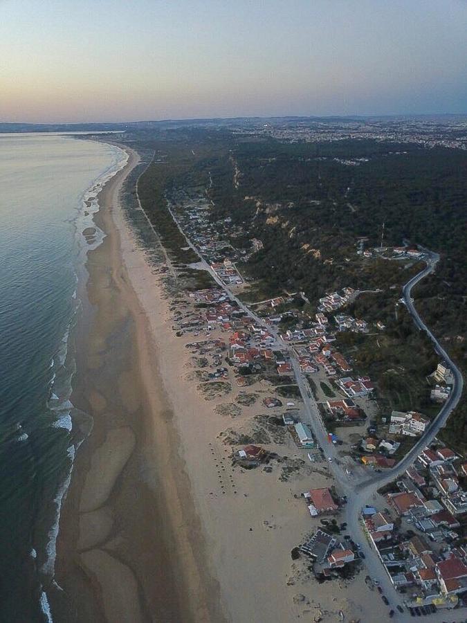 Rock'S Beach Spot Front Кошта-да-Капаріка Екстер'єр фото